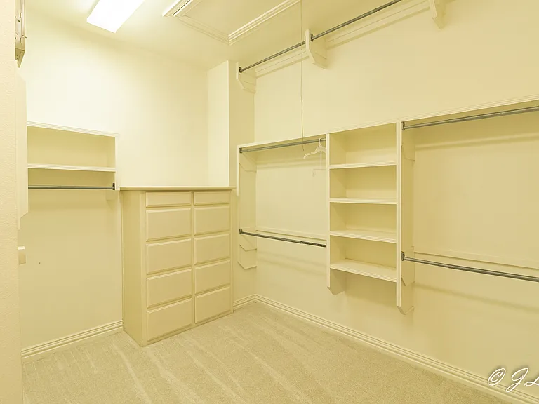 1053 Sir Lancelot Cir — Photo 17