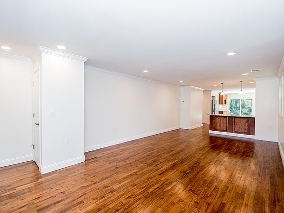 4th image of 1758 Mount Everest Ln