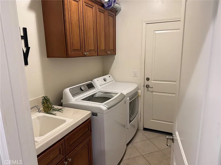 329 Dressler Ave — Photo 8