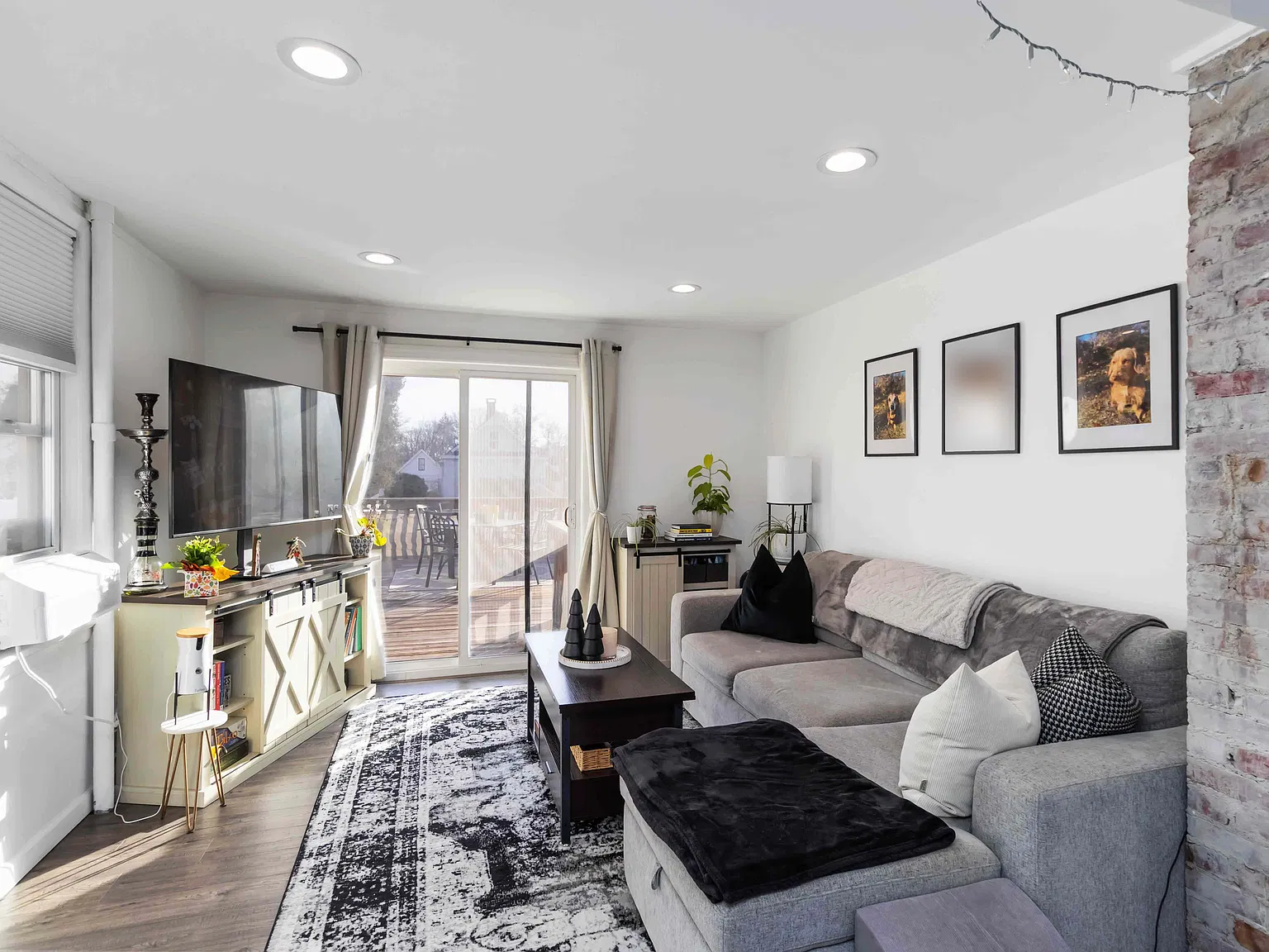 2 bed, $2,600 — Photo 2