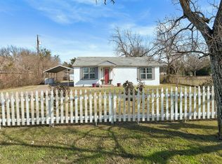 1932 N Westmoreland Rd, Desoto, TX 75115