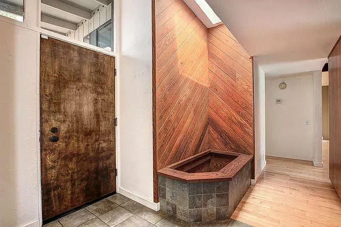 4 bed, 2200 sqft, $4,600 — Photo 4