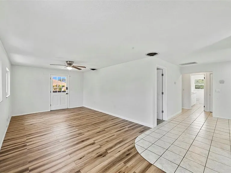 5136 68th St N #B — Photo 4