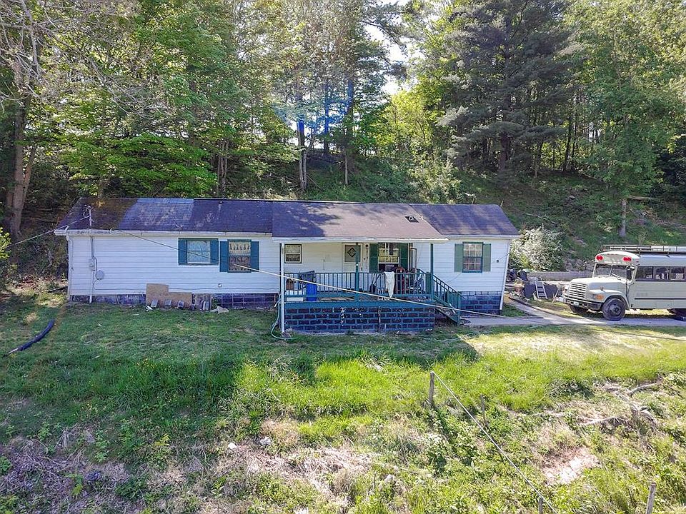 1st image of 33 Lyons Ave