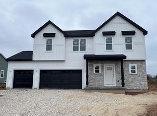 2277 Meadow Ln, Grafton, WI 53024