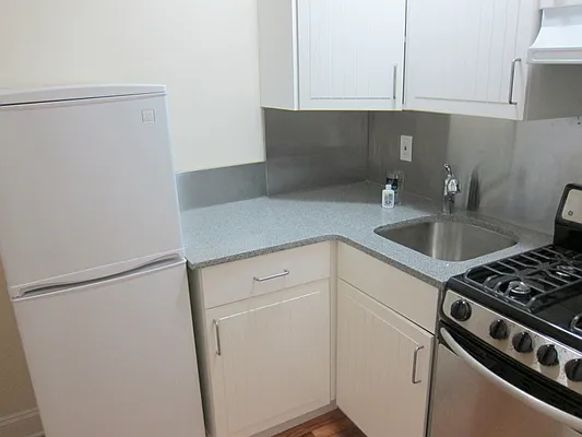 Rented by Chartwell Forest Hills Realty | media 9