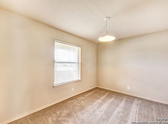 4th image of 3901 Wensledale Dr
