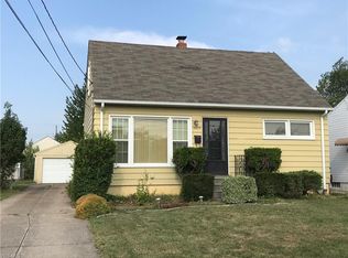 6070 Mercer Dr, Brookpark, OH 44142