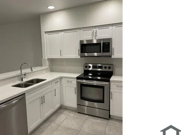 8370 SW 29th St, Hollywood, FL 33025