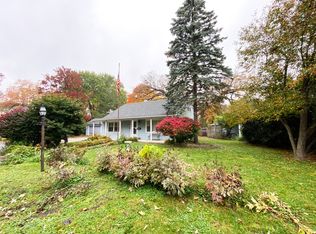19240 W Fairview Dr, Mundelein, IL