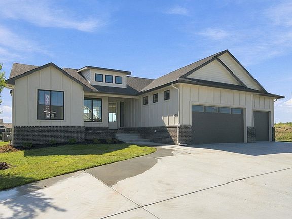 2nd image of 4997 N Emerald Ct
