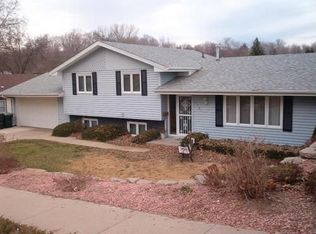1721 W 18th St, Sioux City, IA 51103