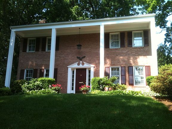 2nd image of 2624 Woodley Pl
