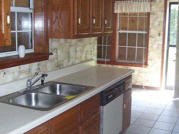 5th image of 2614 Van Eaton Ln