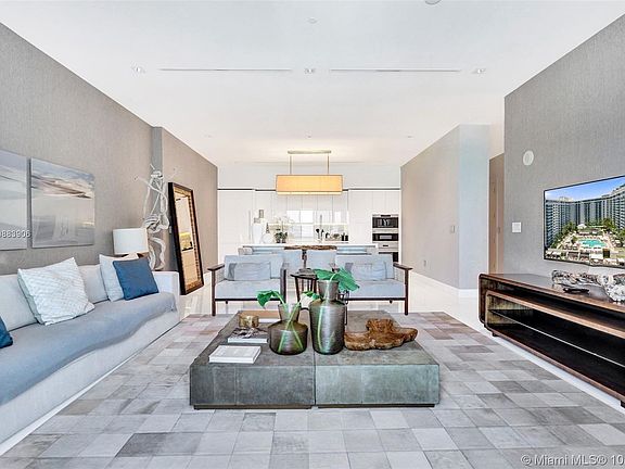 3rd image of 102 24th St #Penthouse 1618