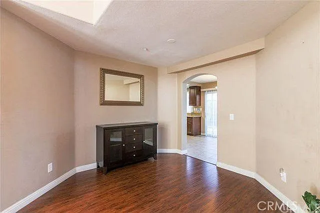 820 N Justin Pl — Photo 4