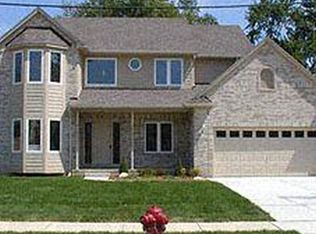 17240 Cross Winds Rd, Livonia, MI 48152
