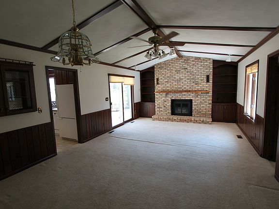 3rd image of 3007 Carlene Dr