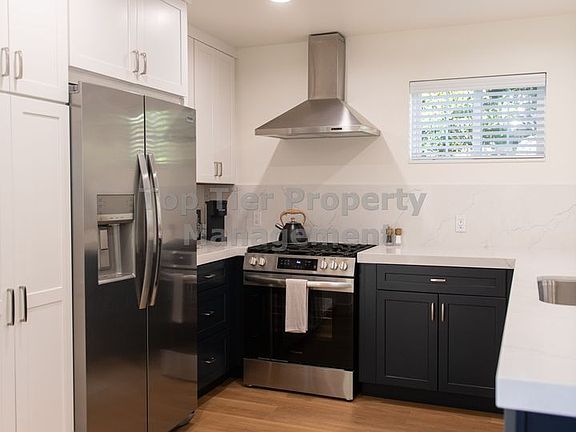 4th image of 3354 Hollyberry Dr