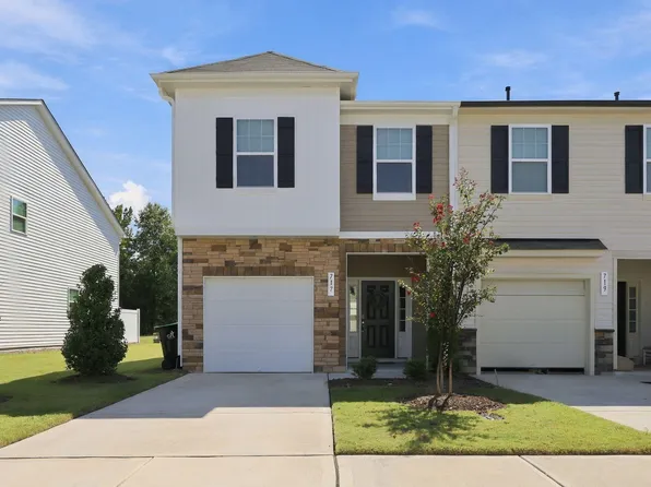 717 Ridge Cliff Ln, Zebulon, NC 27597