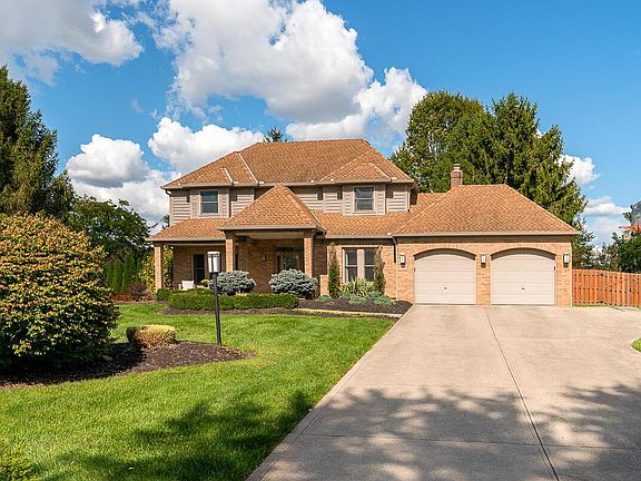 2nd image of 8610 Chateau Dr NW