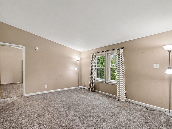 4th image of 27341 Nelson Ave