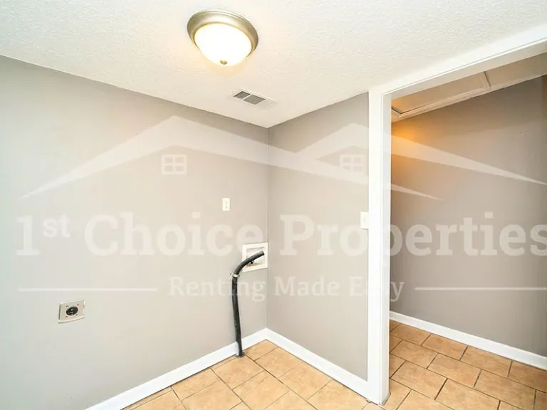 25 Kendall Ave — Photo 14