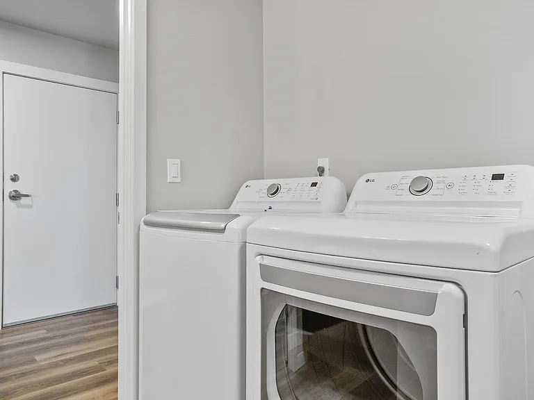 Fisher Park Apartments — Photo 25