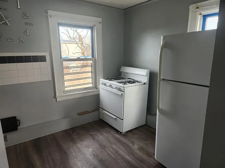 210 Pearl St #2N — Photo 2