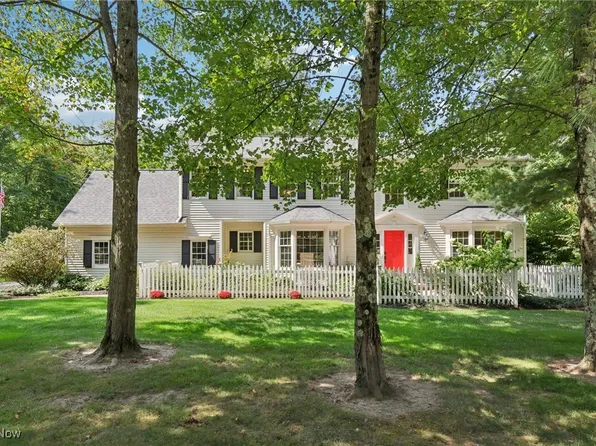 9117 Lake In The Woods Trl, Chagrin Falls, OH 44023