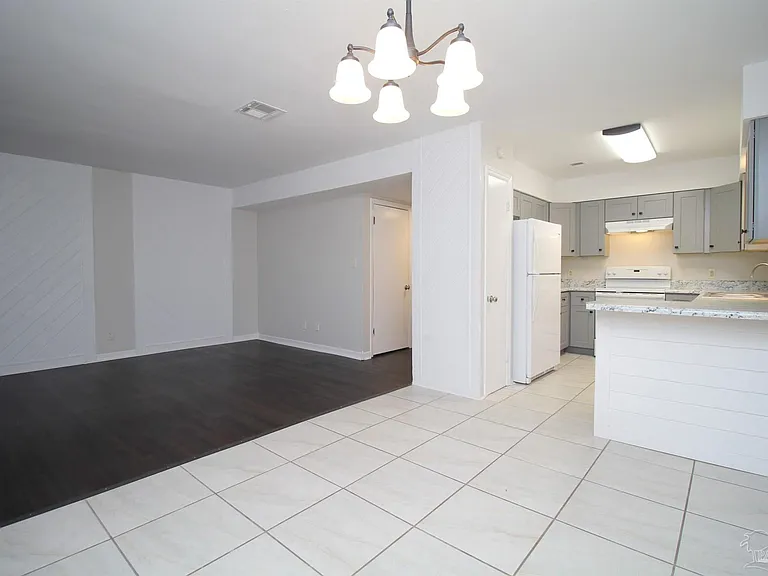 7225 Dogwood Terrace Dr — Photo 10