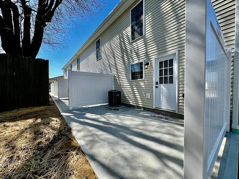 815 W Pearl St #C — Photo 3