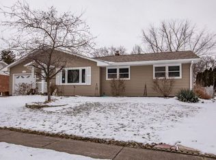 510 Westerfield Rd, Davenport, IA 52806