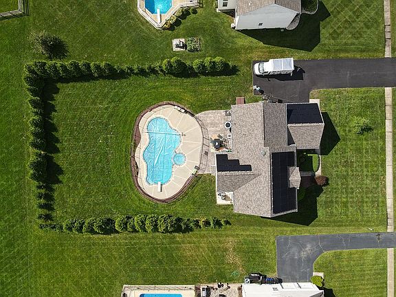 3rd image of 309 Red Cedar Ln