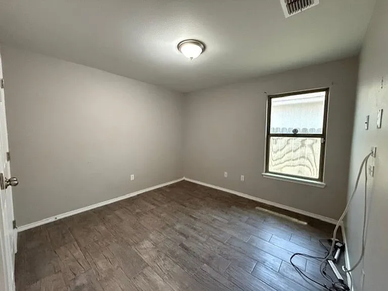 3704 Octavia Dr — Photo 2