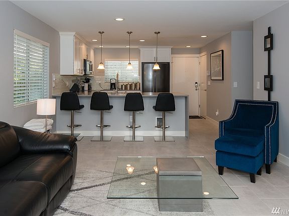 4th image of 404 4th Ave #404