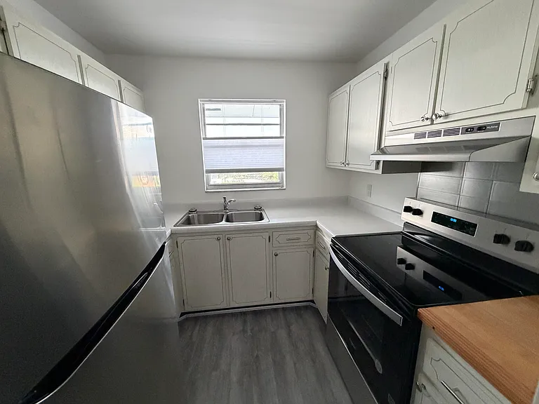 420 W Palm St #24 — Photo 7