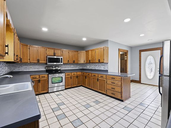 4th image of 508 Woodlawn Ave
