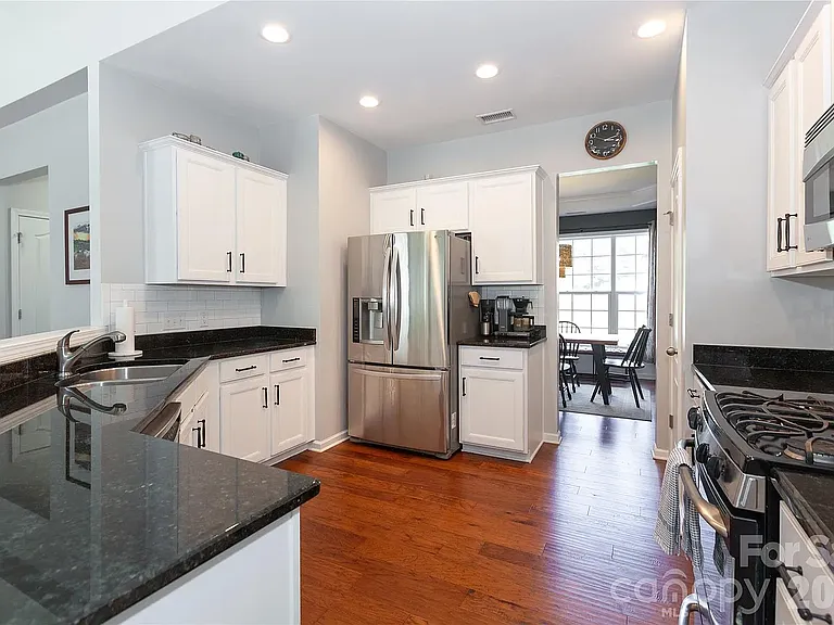 2304 Coltsgate Rd — Photo 10