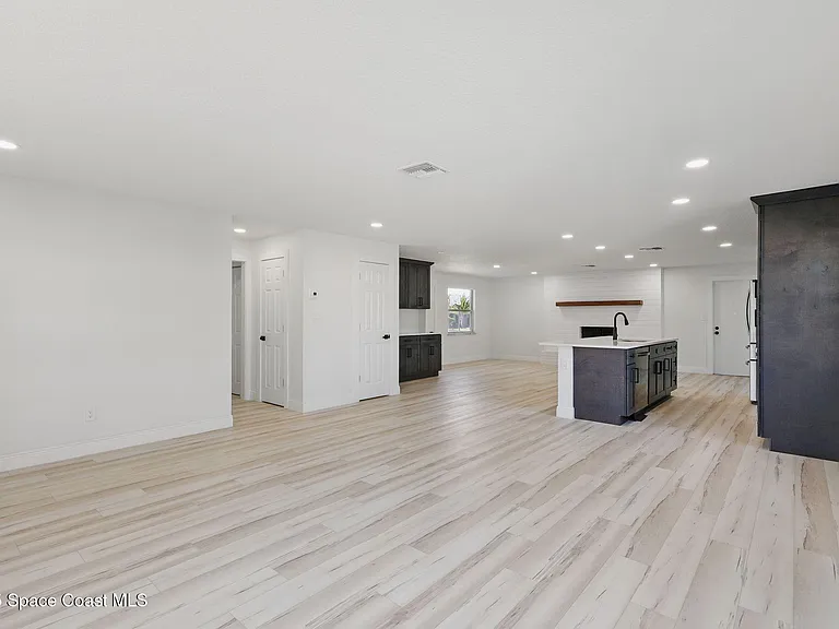 280 Antigua Dr — Photo 6