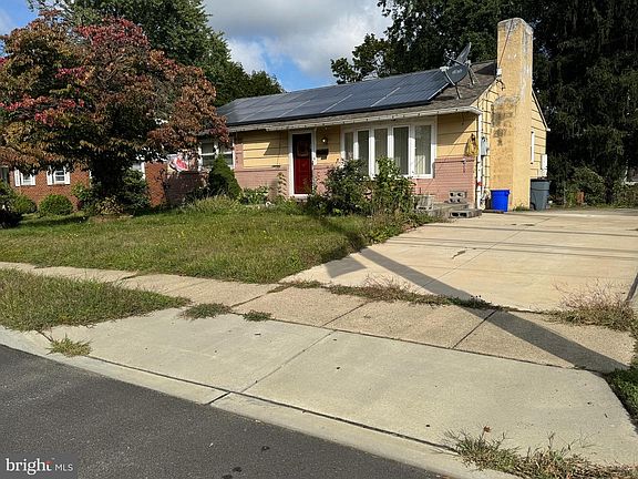 3rd image of 609 W Evesham Ave