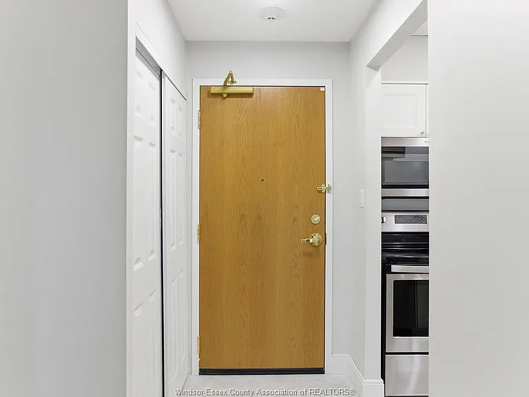 325 Village Grove Dr #409 — Photo 5