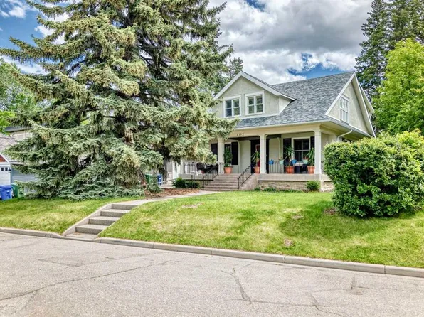 4112 W 8th St SW, Calgary, AB T2S 2N9