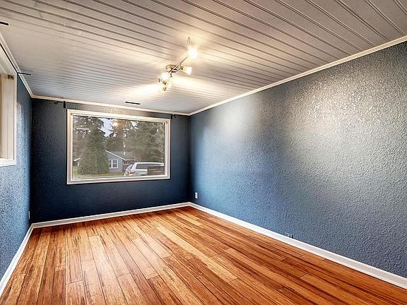 Front bedroom.