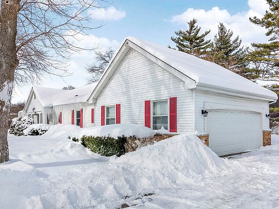 2nd image of 3304 Lakewood Ct