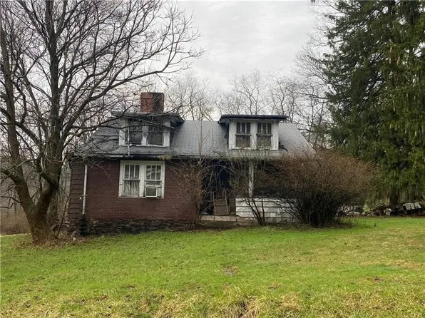 1386 Three Degree Rd, Valencia, PA 16059