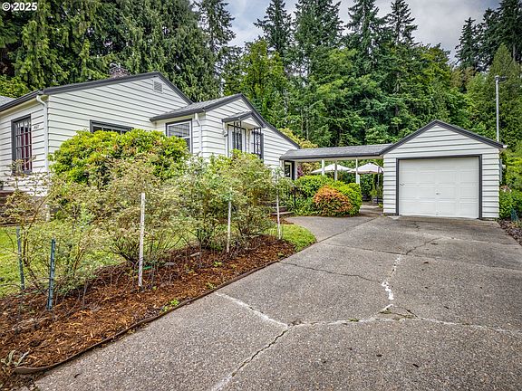 3rd image of 14327 SE Upper Aldercrest Dr