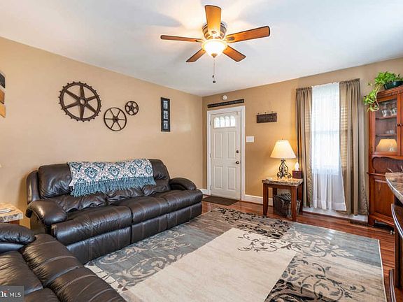 5th image of 2280 Miller Ave