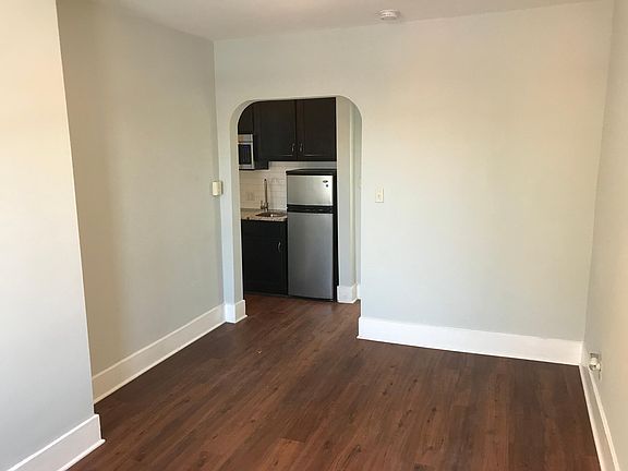 3rd image of 1-244 Richmond Ave #7