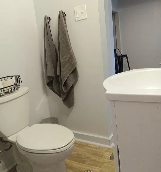 460 Robinson Ave — Photo 7